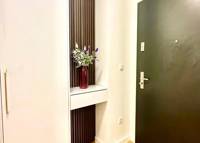 Apartment Sofi - Modern With Private Garage Split